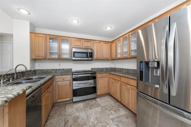 Building Photo - 15002 Rocky Ledge Dr