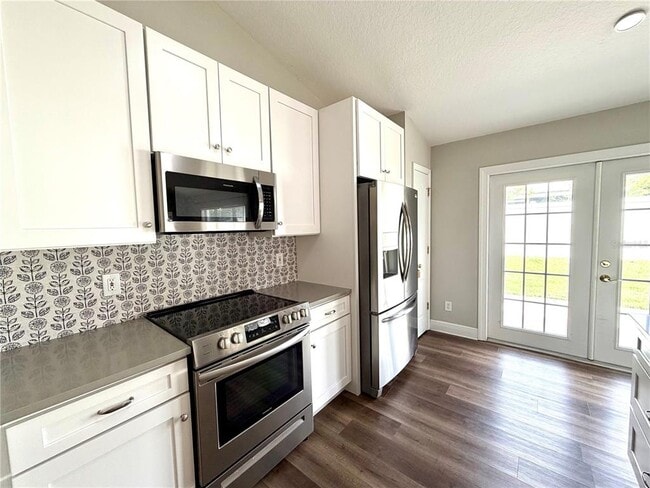 Building Photo - 227 Traditions Dr