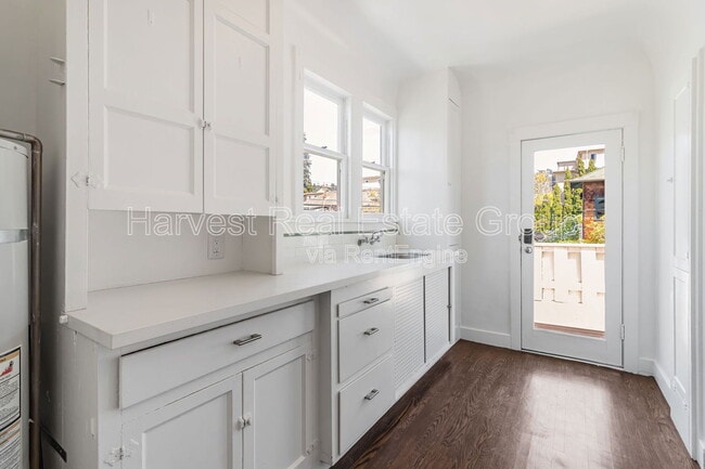 Building Photo - 1729 Milvia St