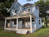 Building Photo - 524 S Evergreen Ave