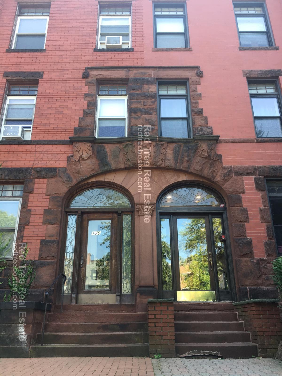 Building Photo - 1815 Beacon St