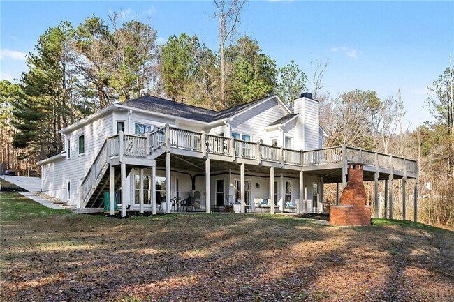 Building Photo - 241 Nacoochee Dr