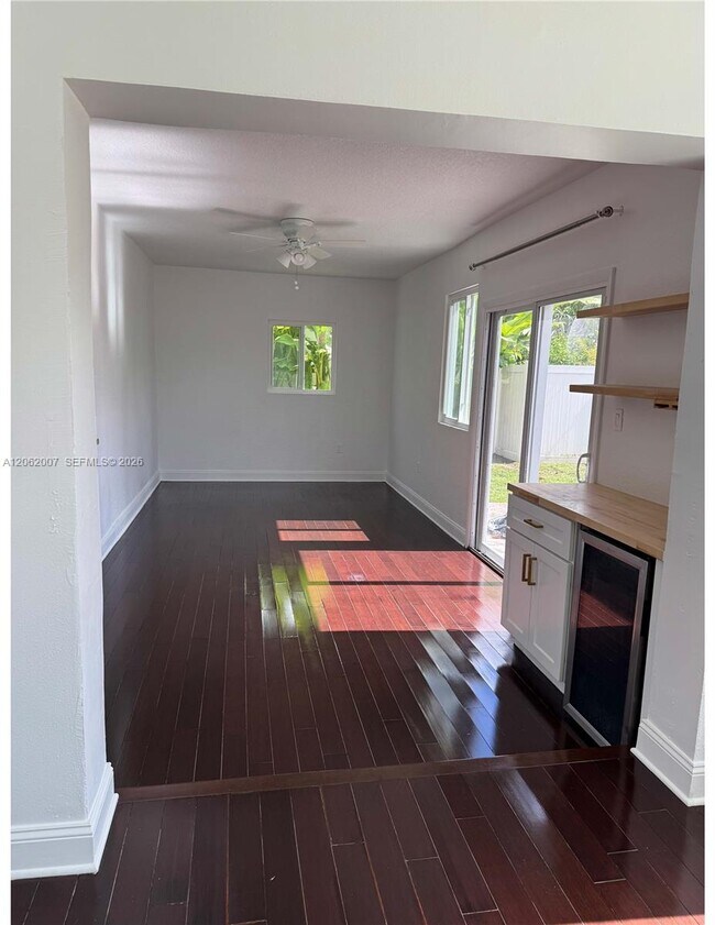Building Photo - 5320 SW 89th Ave