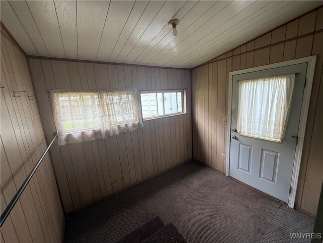 Building Photo - 246 Crisfield Ave