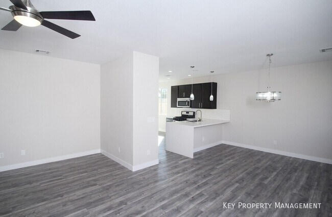 Building Photo - 7916 Violet Dawn St