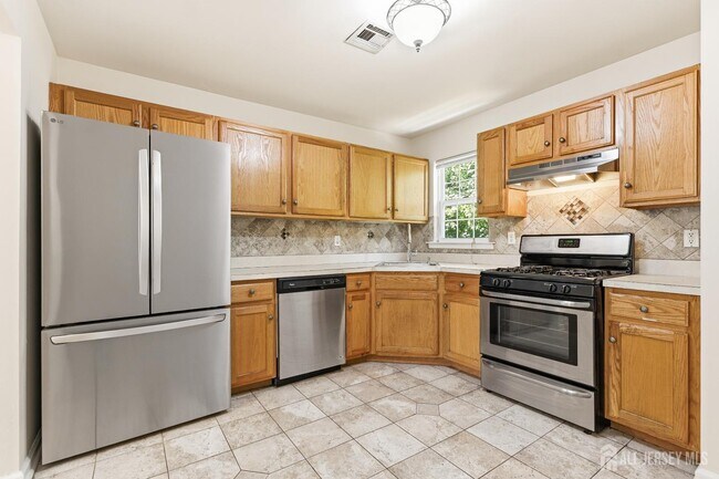 Building Photo - 141 Forest Dr