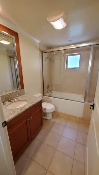 Second Bathroom - 1135 S Shenandoah St