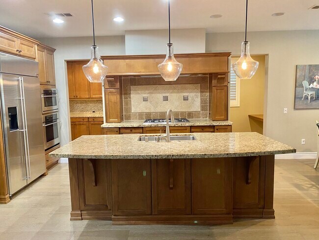 Building Photo - 26529 Craftsmen Ct