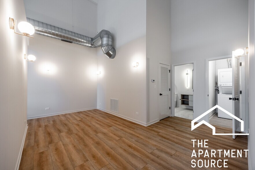 Building Photo - 3207 N Narragansett Ave