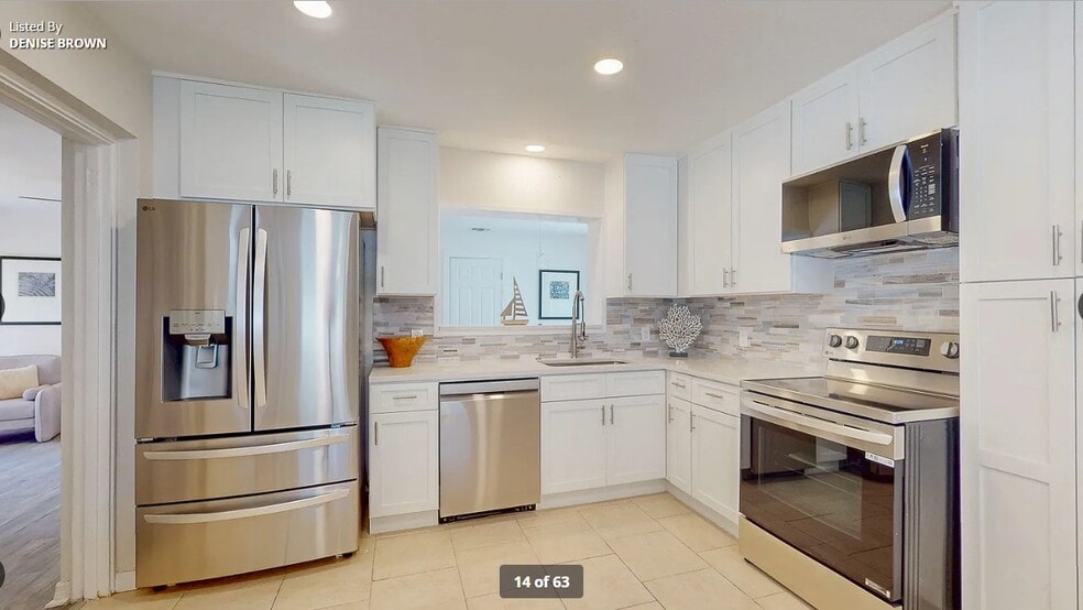 Building Photo - 2006 E Hanna Ave