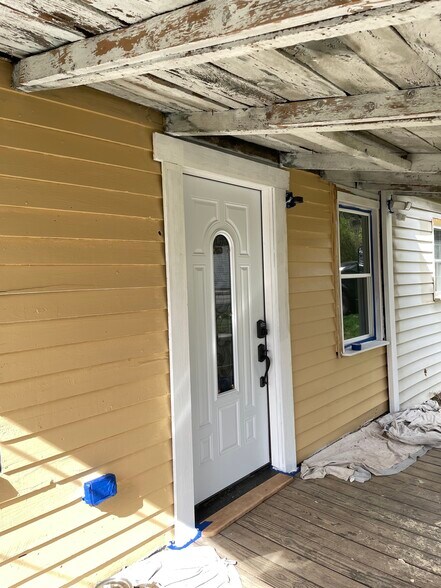 Building Photo - 1105 Rockway St