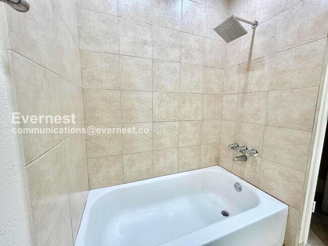 Building Photo - 3030 Anzio Dr