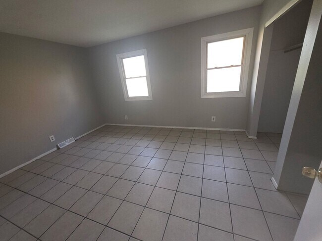 Building Photo - 6467-6469 N 106th St