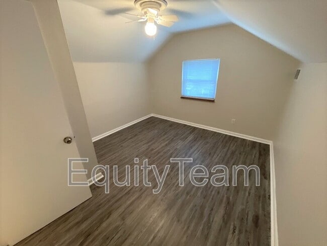Building Photo - 2854 Allview Cir