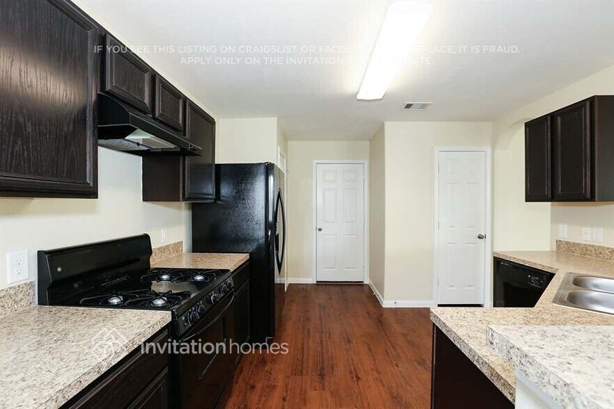Building Photo - 18747 Dennington Dr