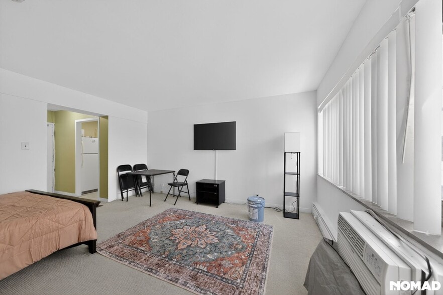 Building Photo - 7337 S South Shore Dr