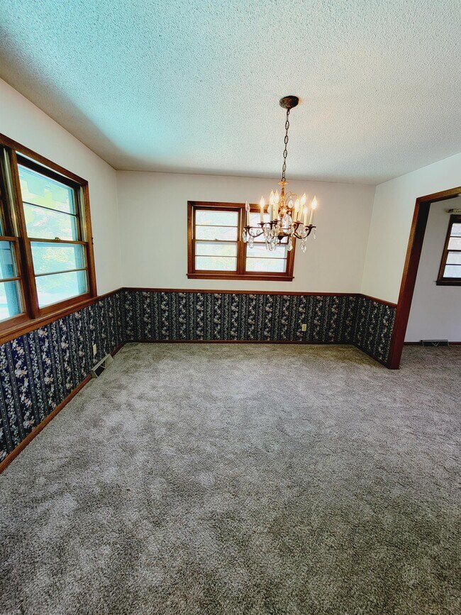 Building Photo - 1044 N Lawrence Ct