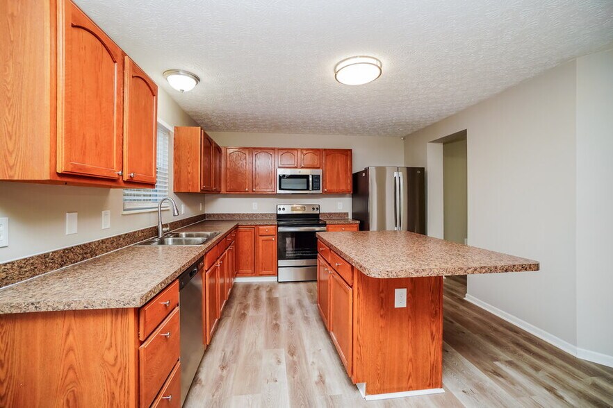 Building Photo - 1853 Bay Port Dr
