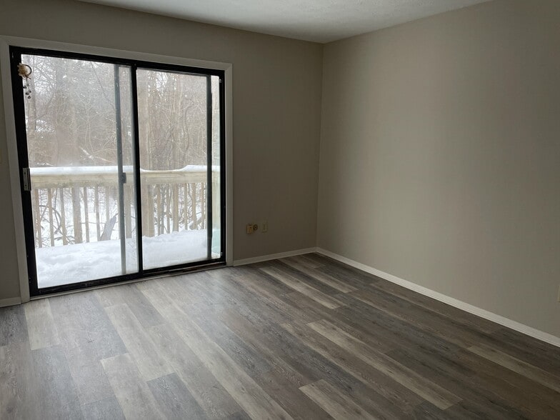 Building Photo - 1566 Mac Dr