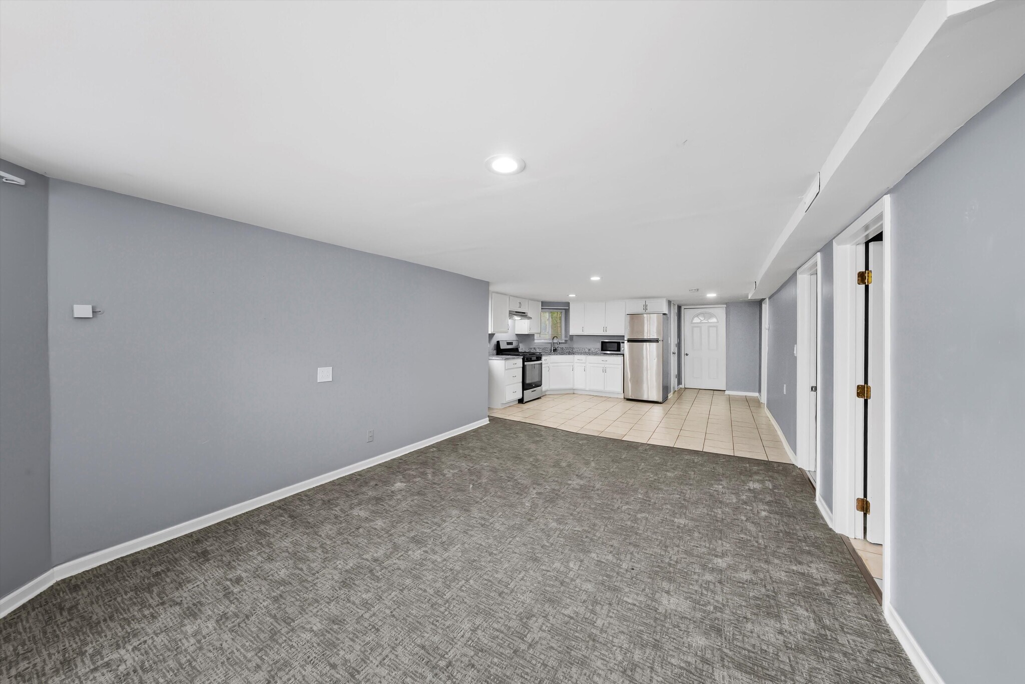 Building Photo - 3353 W Evergreen Ave