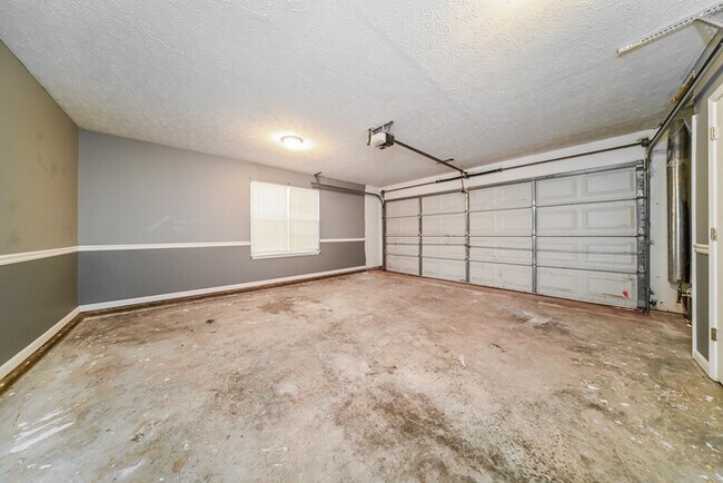 Building Photo - Fantastic 3bd/2ba home! Let yourself in!