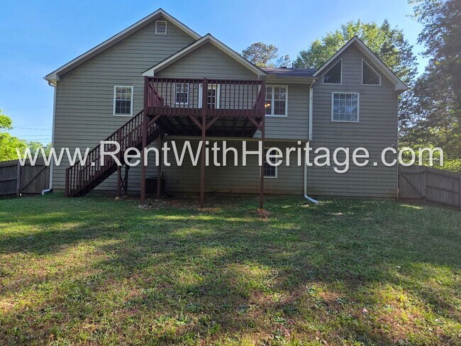 Building Photo - Amazing 3 Bedroom/ 2 Bath Home / Semi Finished Basement /  Exercise Room or Flex Room / Beautiful...