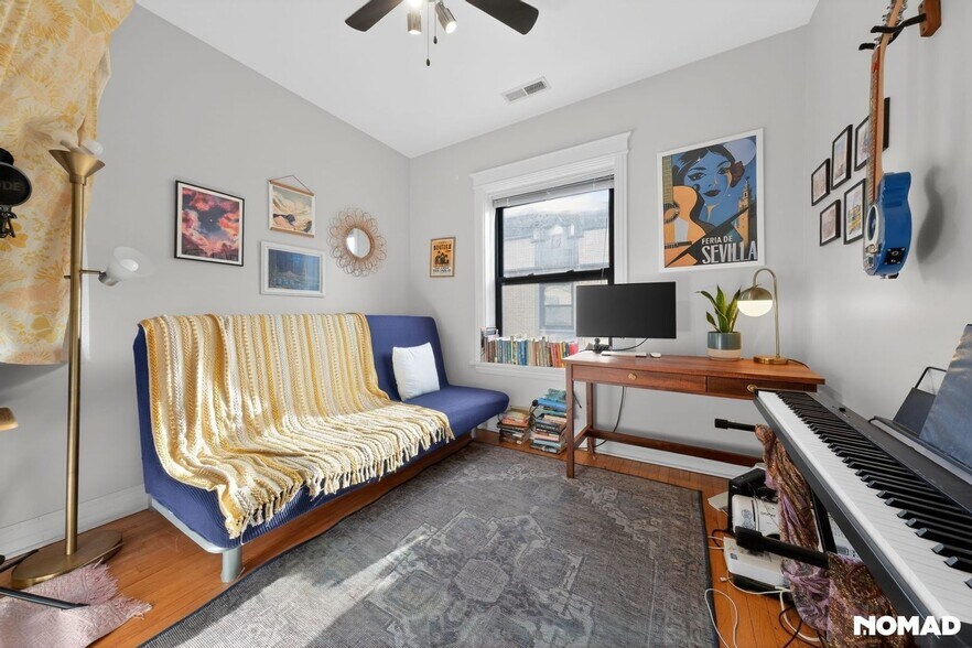 Building Photo - 4617 N Paulina St