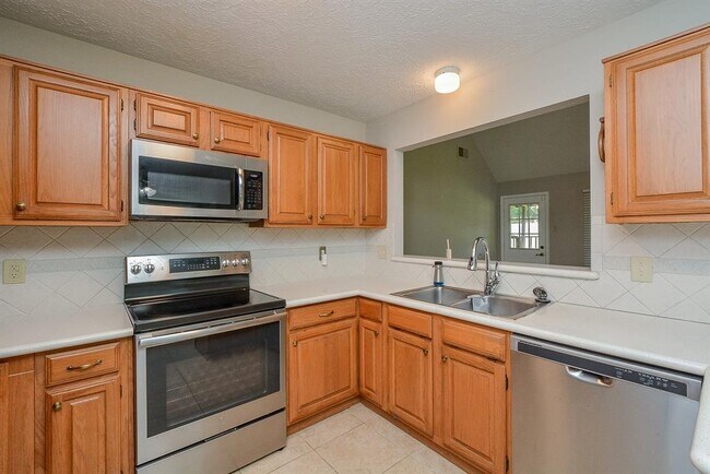 Building Photo - 2119 Landcircle Ct