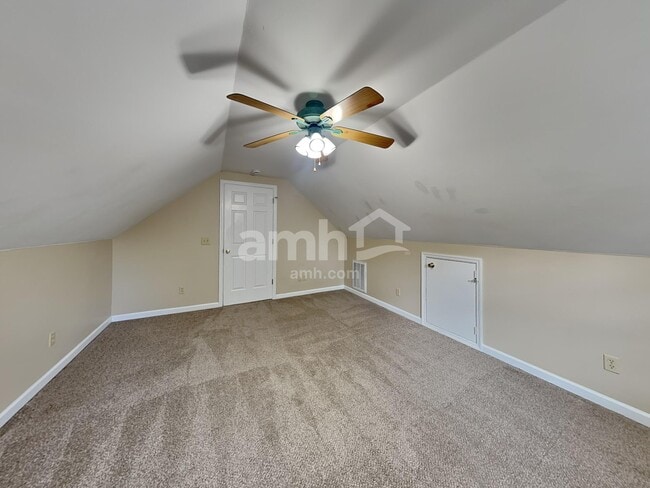 Building Photo - 104 Sunset Dr