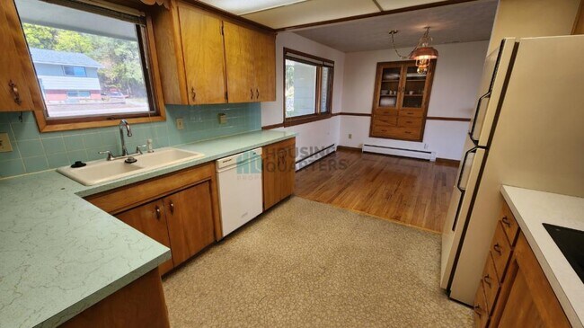 Building Photo - 2631 W Dell Dr