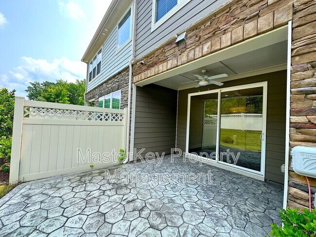 Building Photo - 761 McRae Rd