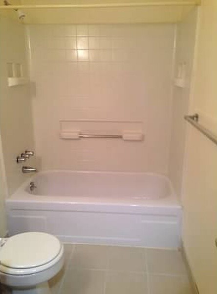 Building Photo - Close to Everything 4 bedroom, 2 Bath Hous...