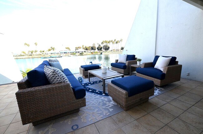 Building Photo - 3 Bedroom 2 bath Vacation Rental.