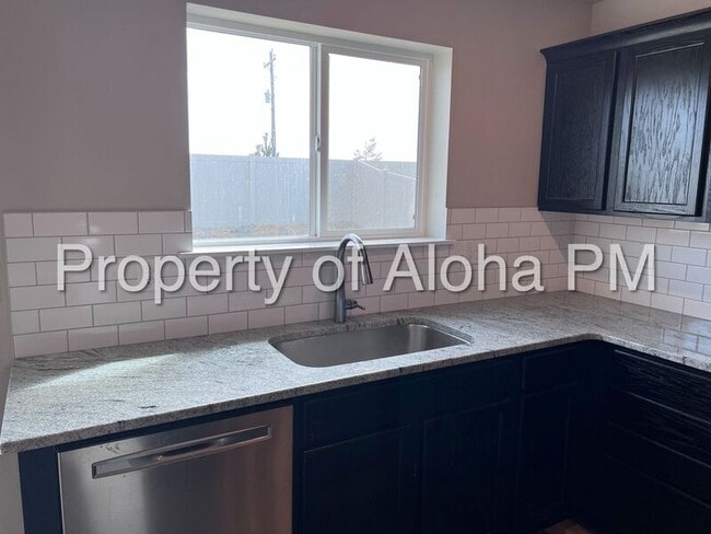 Building Photo - 7544 S Boysenberry Ave