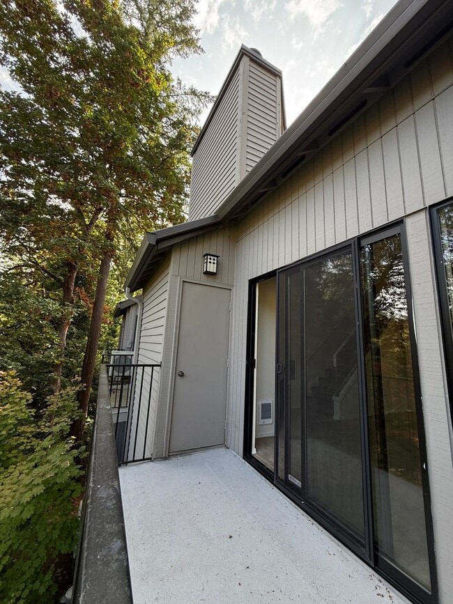 Building Photo - 4000 Carman Dr