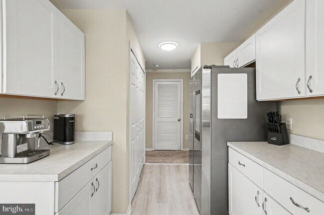 Building Photo - 300G Tall Pines Ct