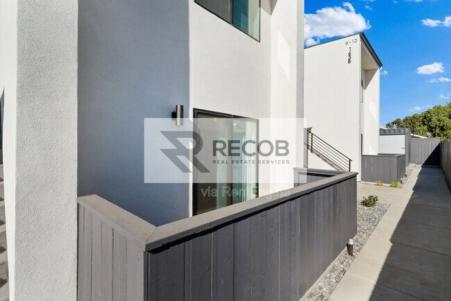 Building Photo - 1638 Elm Ave