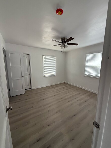 Building Photo - 10408 Edison Way