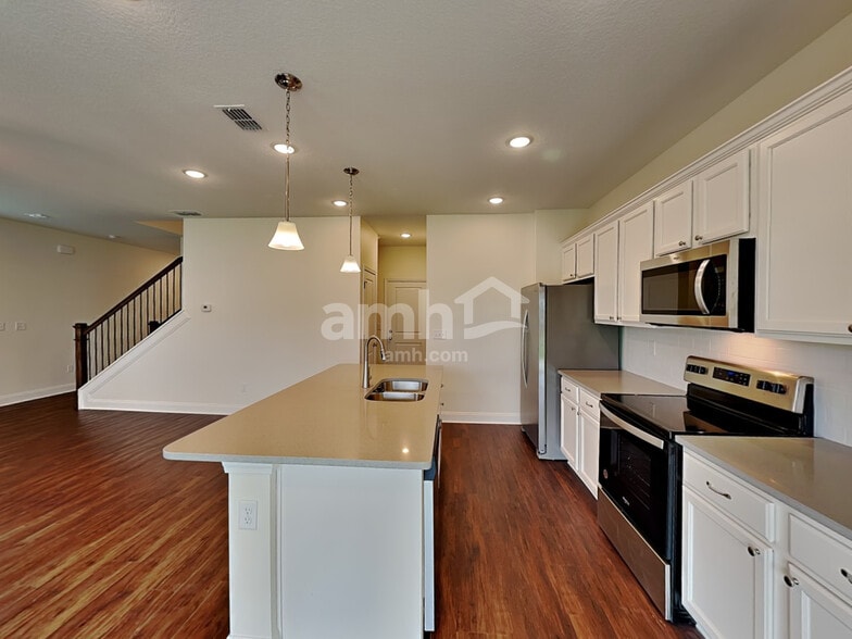 Building Photo - 508 Onate Cir