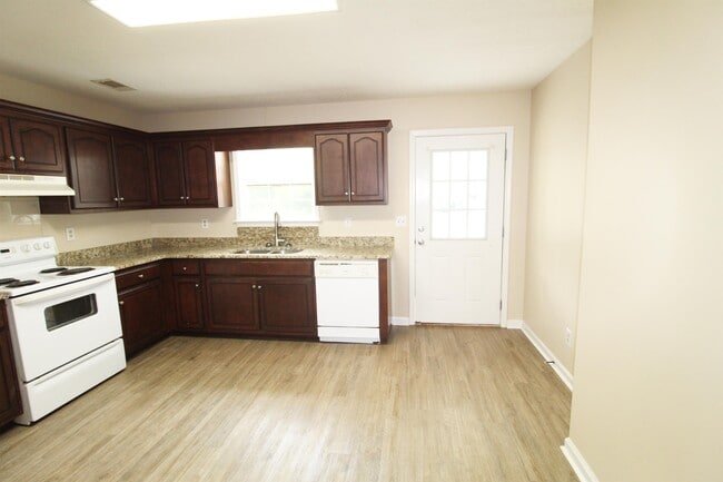 Building Photo - 8775 Clito Rd