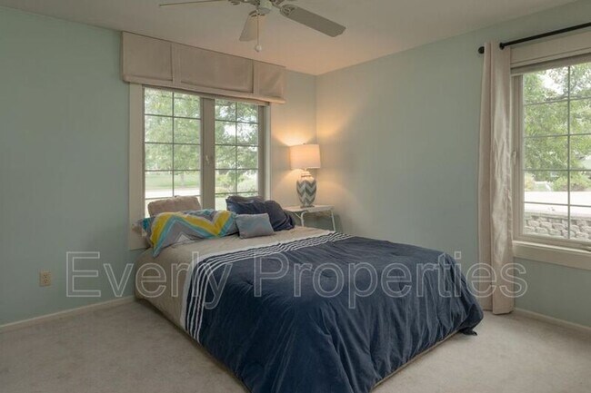 Building Photo - 1617 Legend Cir