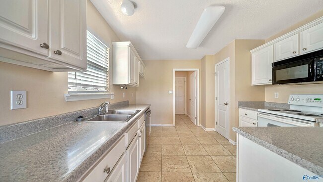Building Photo - 113 NW Imogene Way