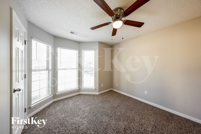 Building Photo - 116 King Arthur Pl
