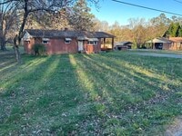 Building Photo - 255 Victoria St