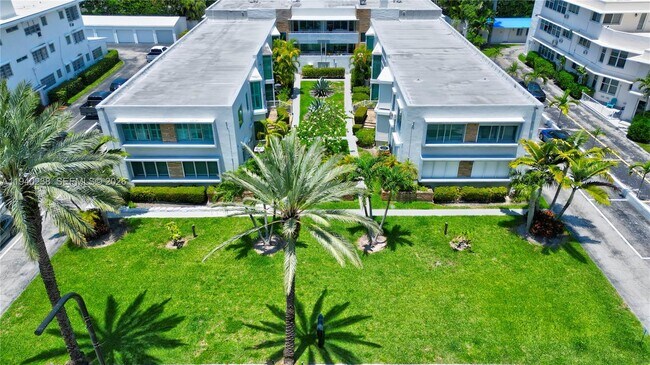 Building Photo - 10178 Collins Ave