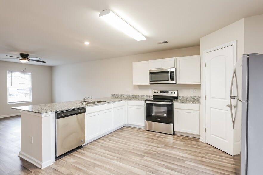 Building Photo - 222 Wadsworth Rd