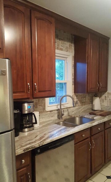 Building Photo - 14607 Anderson St