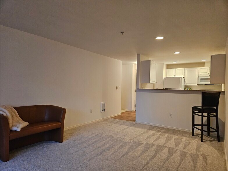 Building Photo - 18621 Blueberry Ln