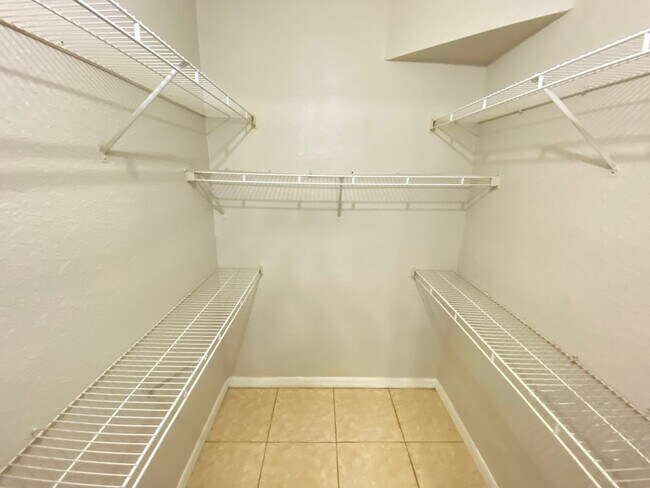 Building Photo - Park Central Gated Community!!2/2 with a G...