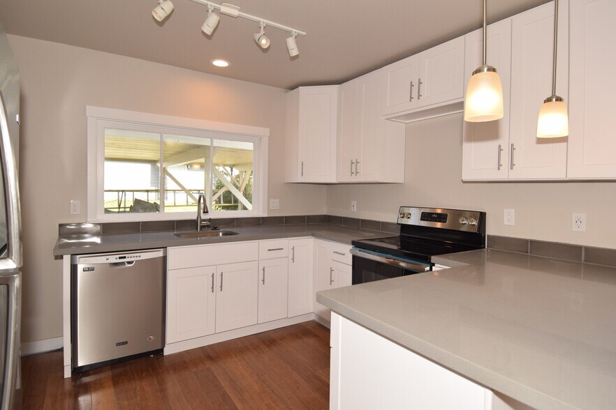 Building Photo - 2805 NE 133rd St